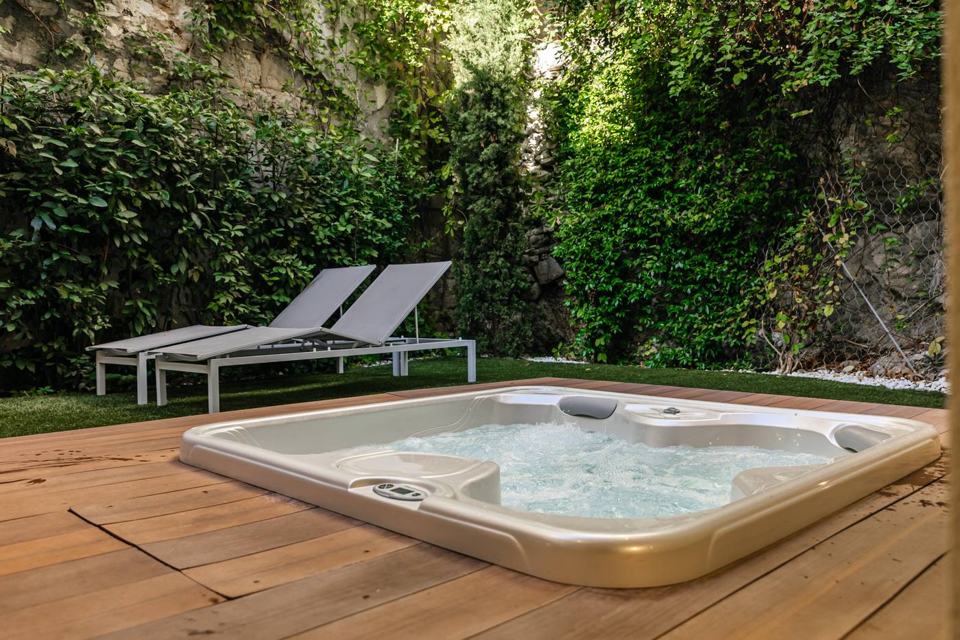 Armerun-Heritage-Hotel---Residences-Room-12