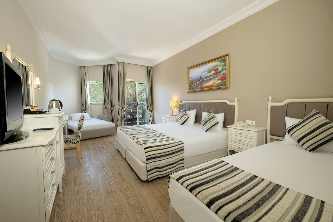 Crystal-Tat-Beach-Golf-Resort-And-Spa-Room-25