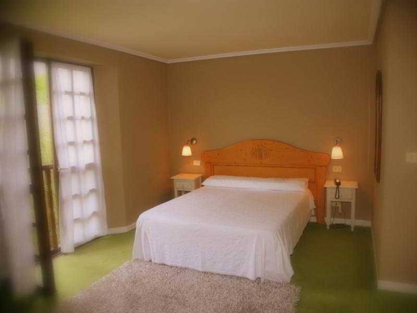 Colegiata-Spain-SANTILLANA DEL MAR-Room-9