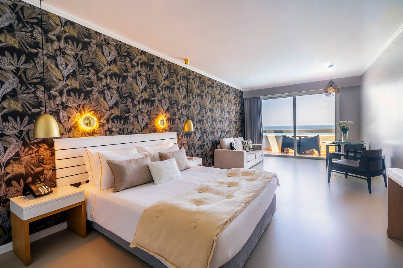 HOTEL-ARRIBAS-Room-8