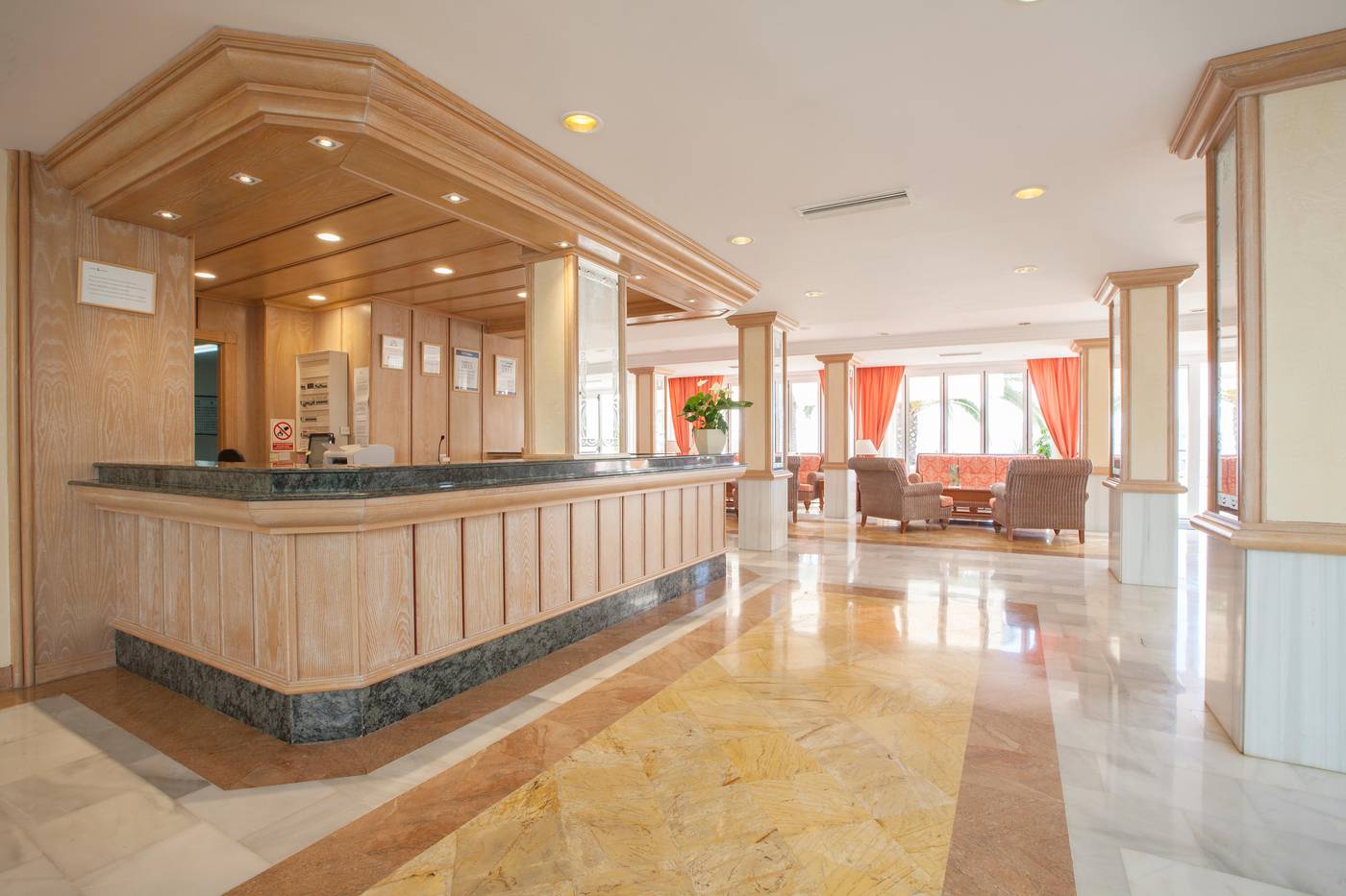 Grupotel-Cala-San-Vicente-Lobby-10