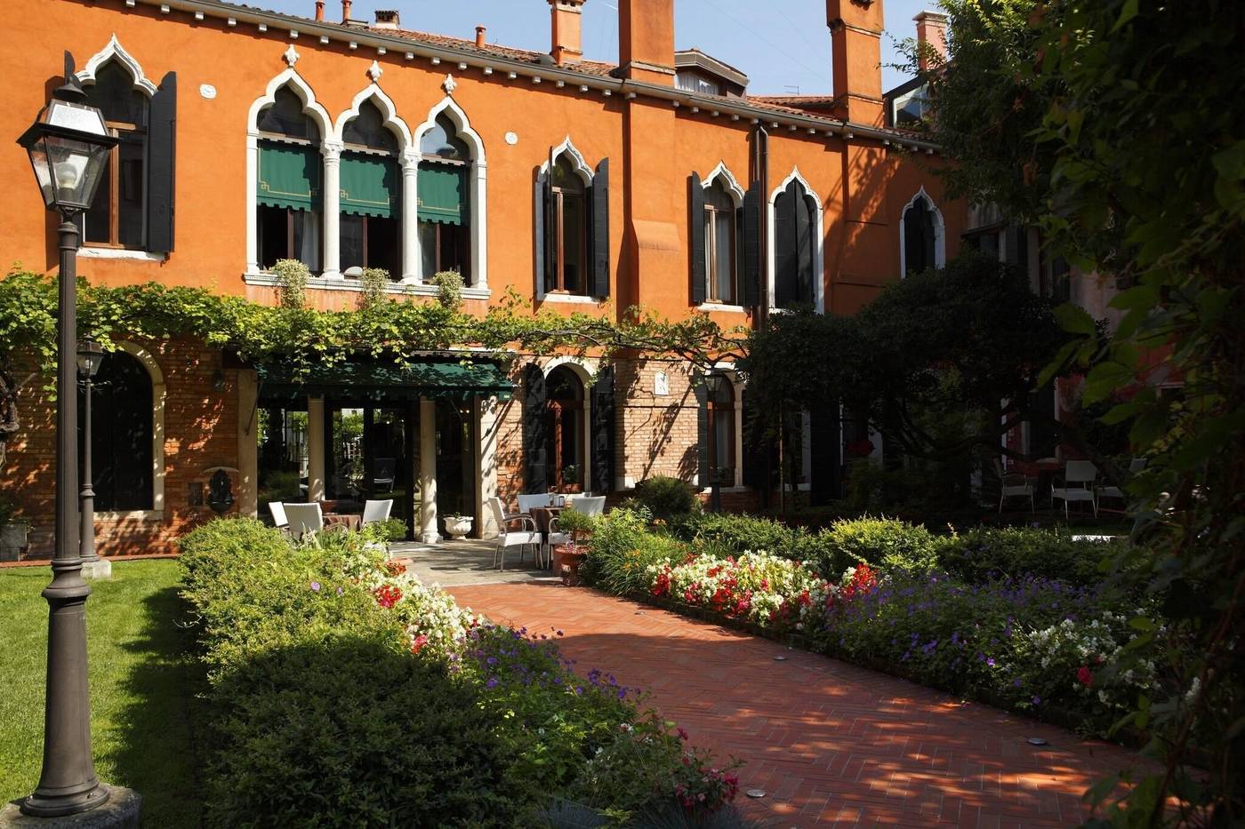 Pensione-Accademia---Villa-Maravege-Terrace-28