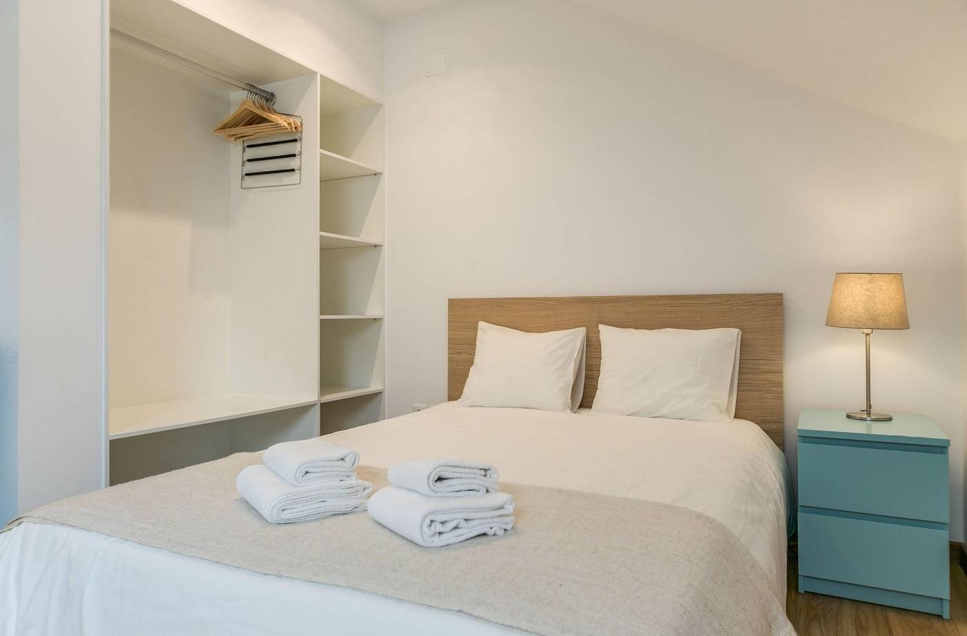 Home-Out-Rooms---Apartments-Room-70