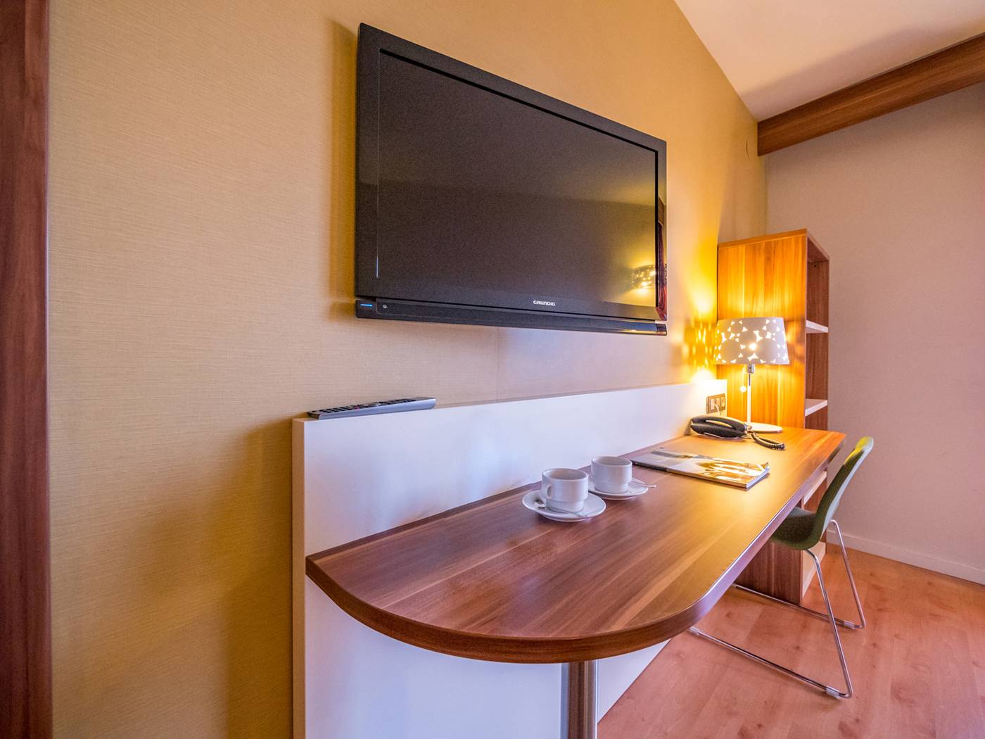Golden-Avenida-Family-Suites-Room-27