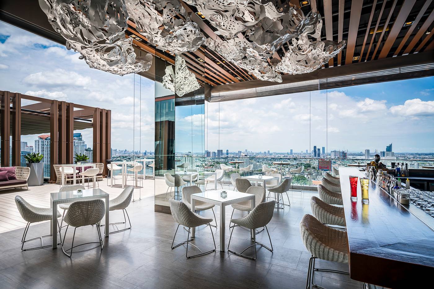 AVANI--Riverside-Bangkok-Hotel-Bar-3