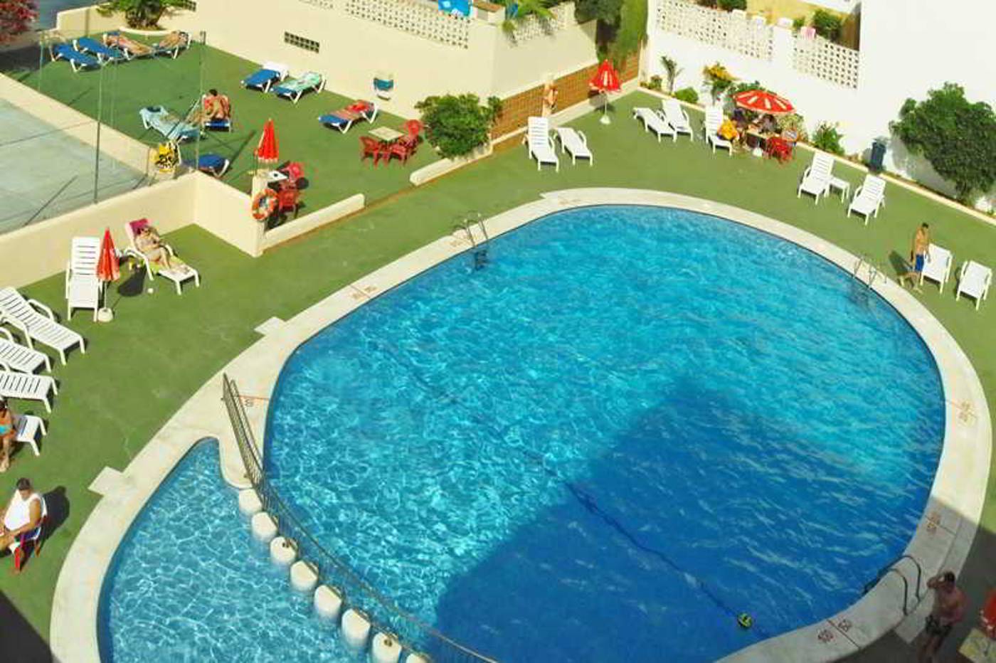 Marian-Apartamentos-Pool-2