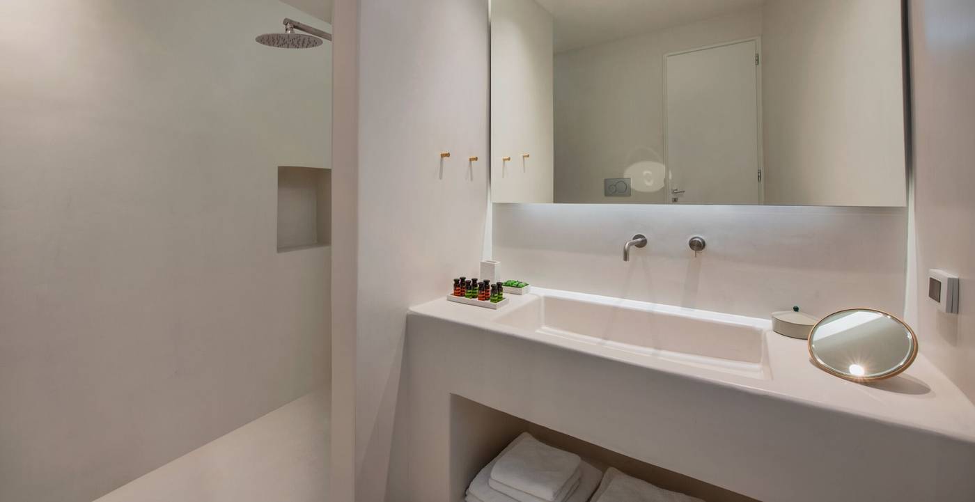 Old-Castle-Oia-Room-27