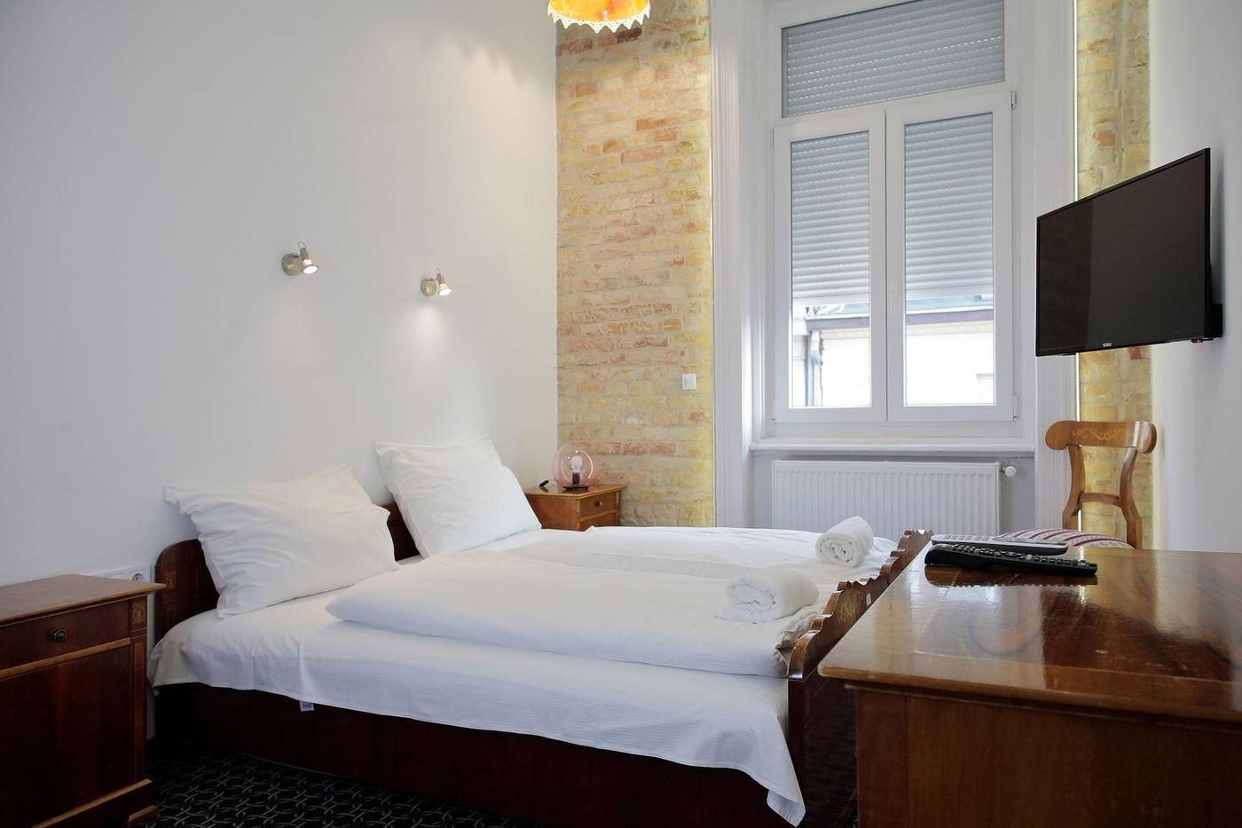 Maverick-Apartments---Vintage-Doubles-Room-23