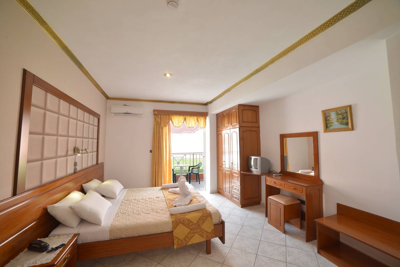 Angelina-Room-12