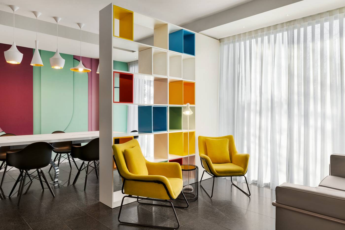 Wyndham-Garden-Florence-Lobby-35