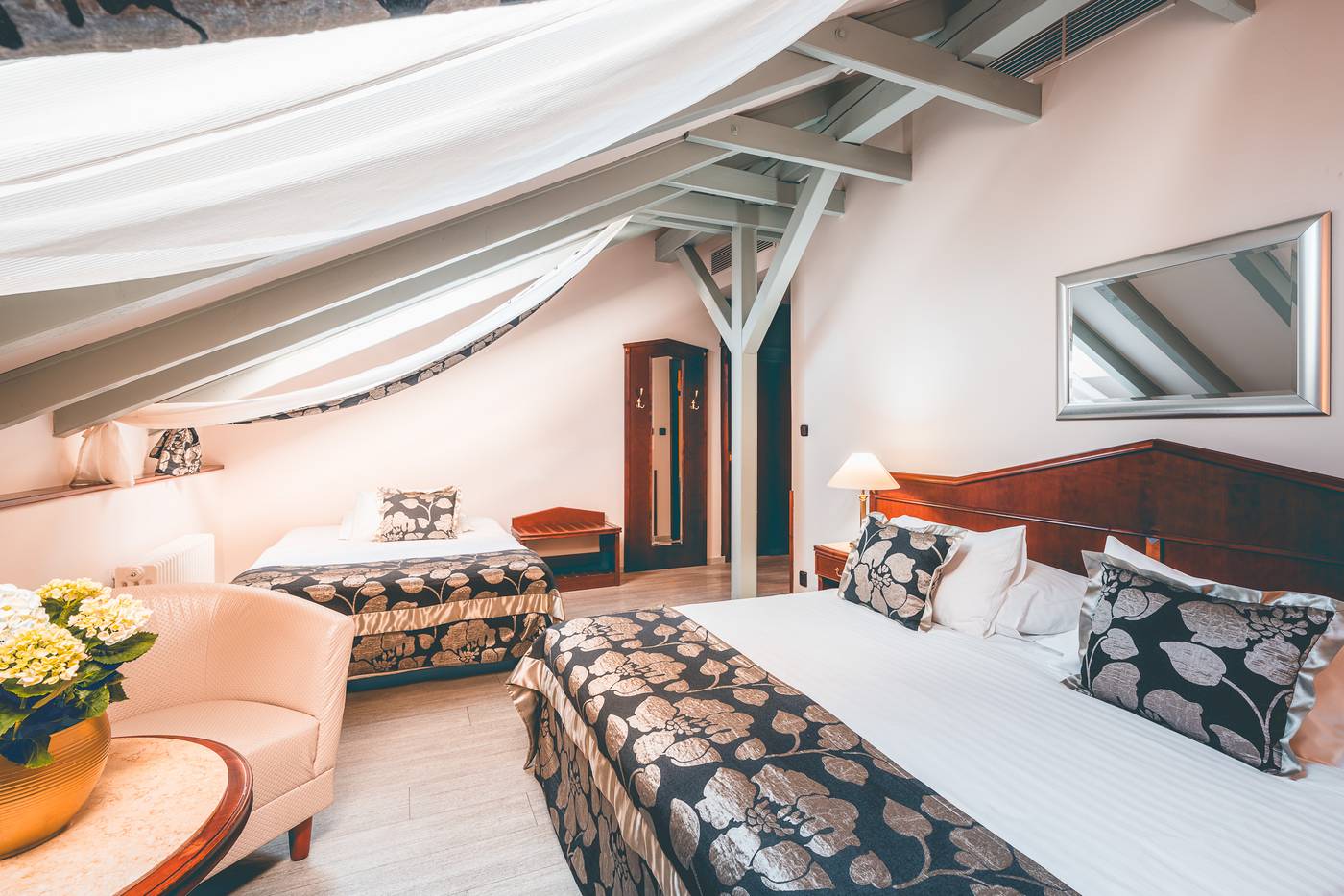 Carlton-Hotel-Prague-Room-9