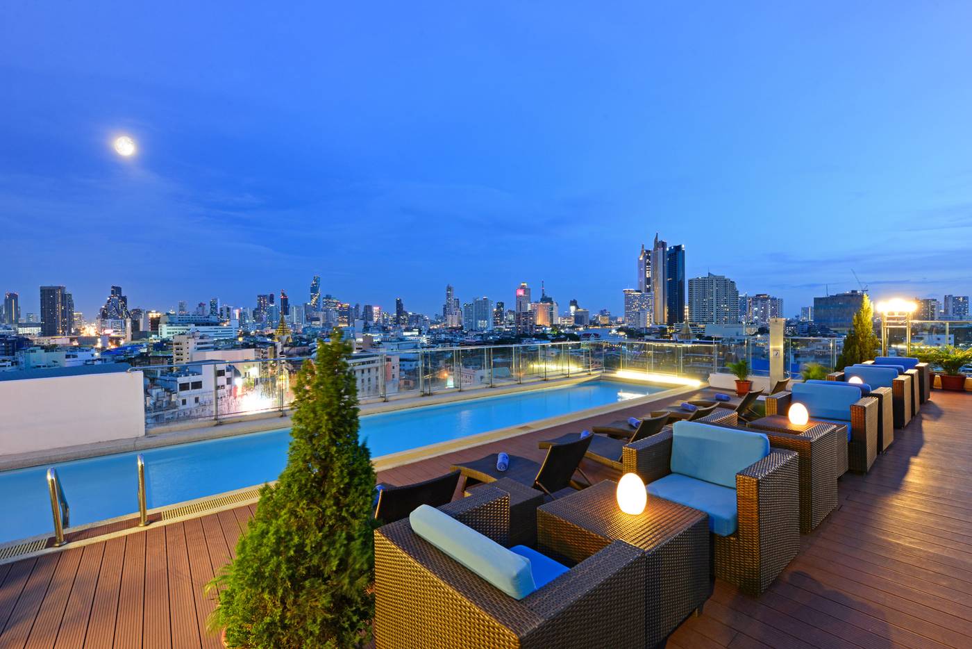 Hotel-Royal-Bangkok---Chinatown-Pool-52