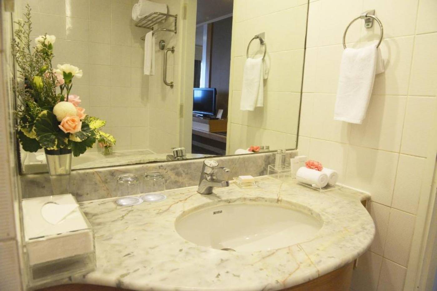 Royal-Princess-Larn-Luang-Bangkok-Room-37