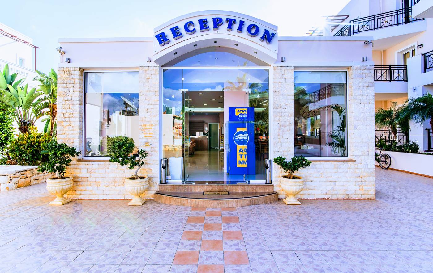 Yiannis-Manos-Apartments-Lobby-39
