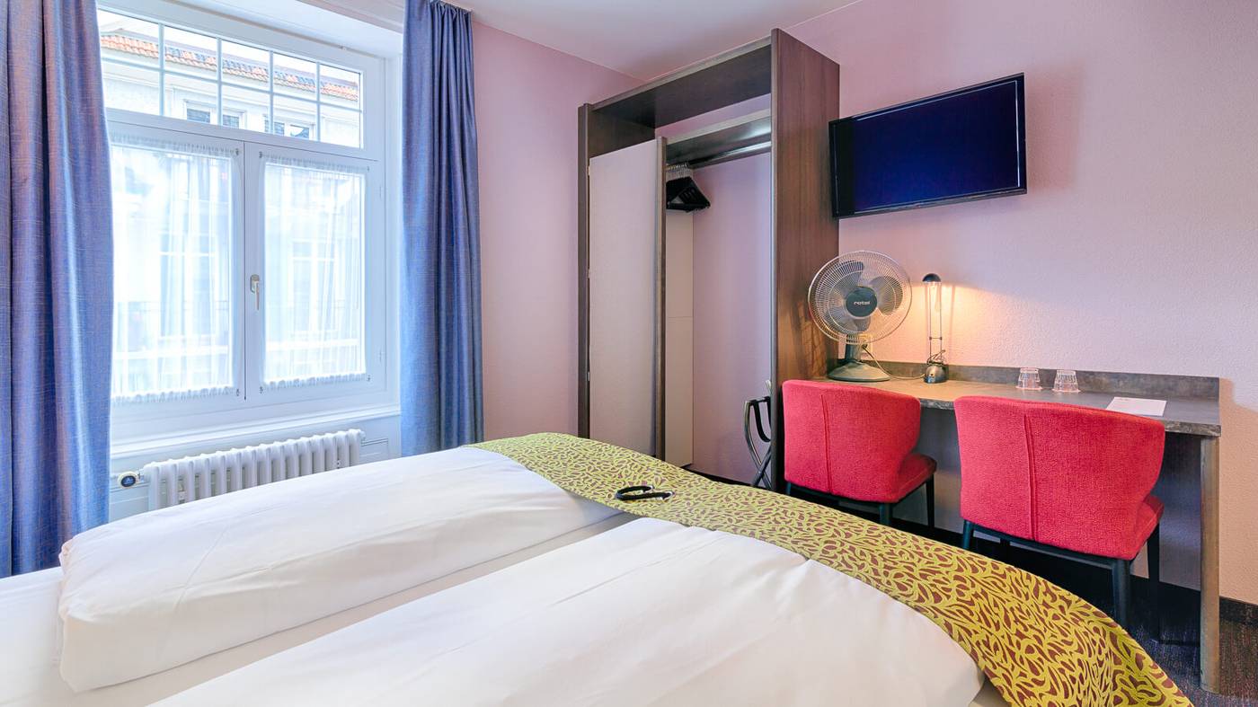 Hotel Drei Konige-Switzerland-LUCERNE-Room-7