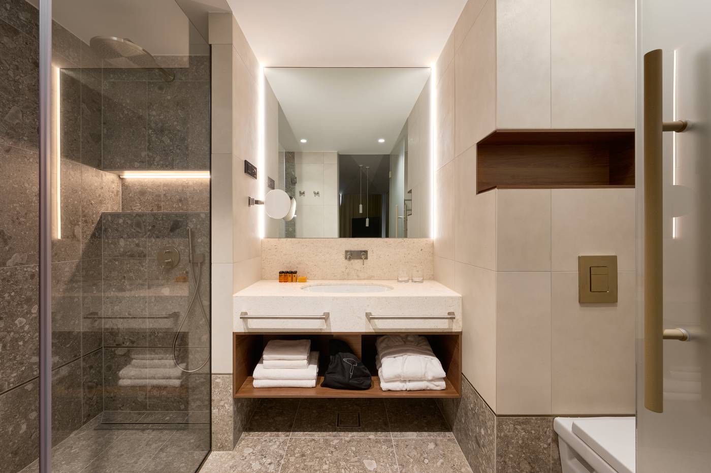 Grand-Hotel-View-Room-34