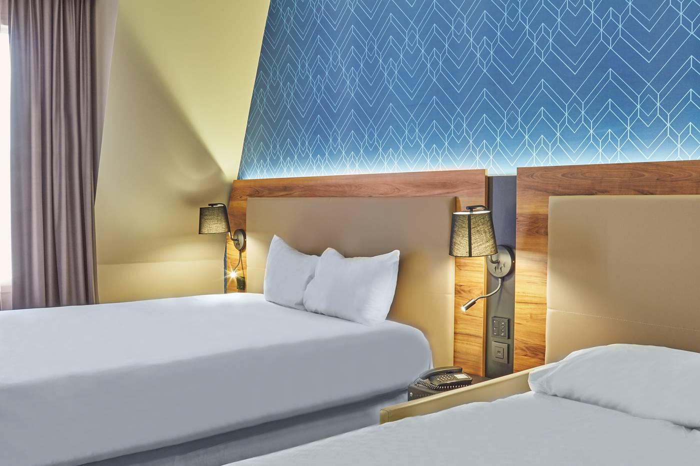 L-elysee-Val-D-europe-Room-28