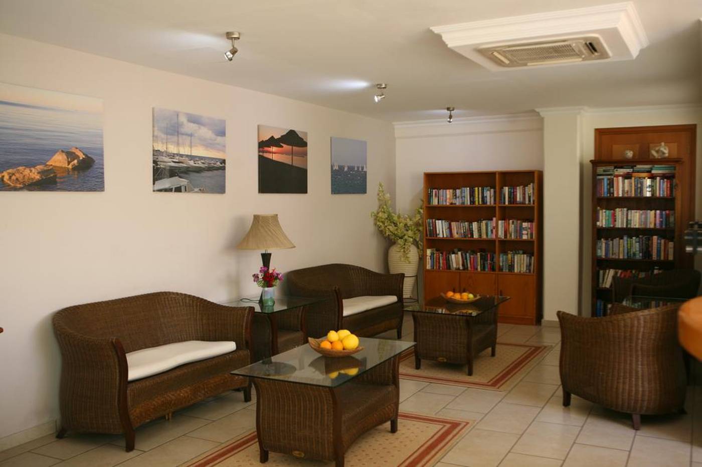 Club-Aphrodite-Lobby-23