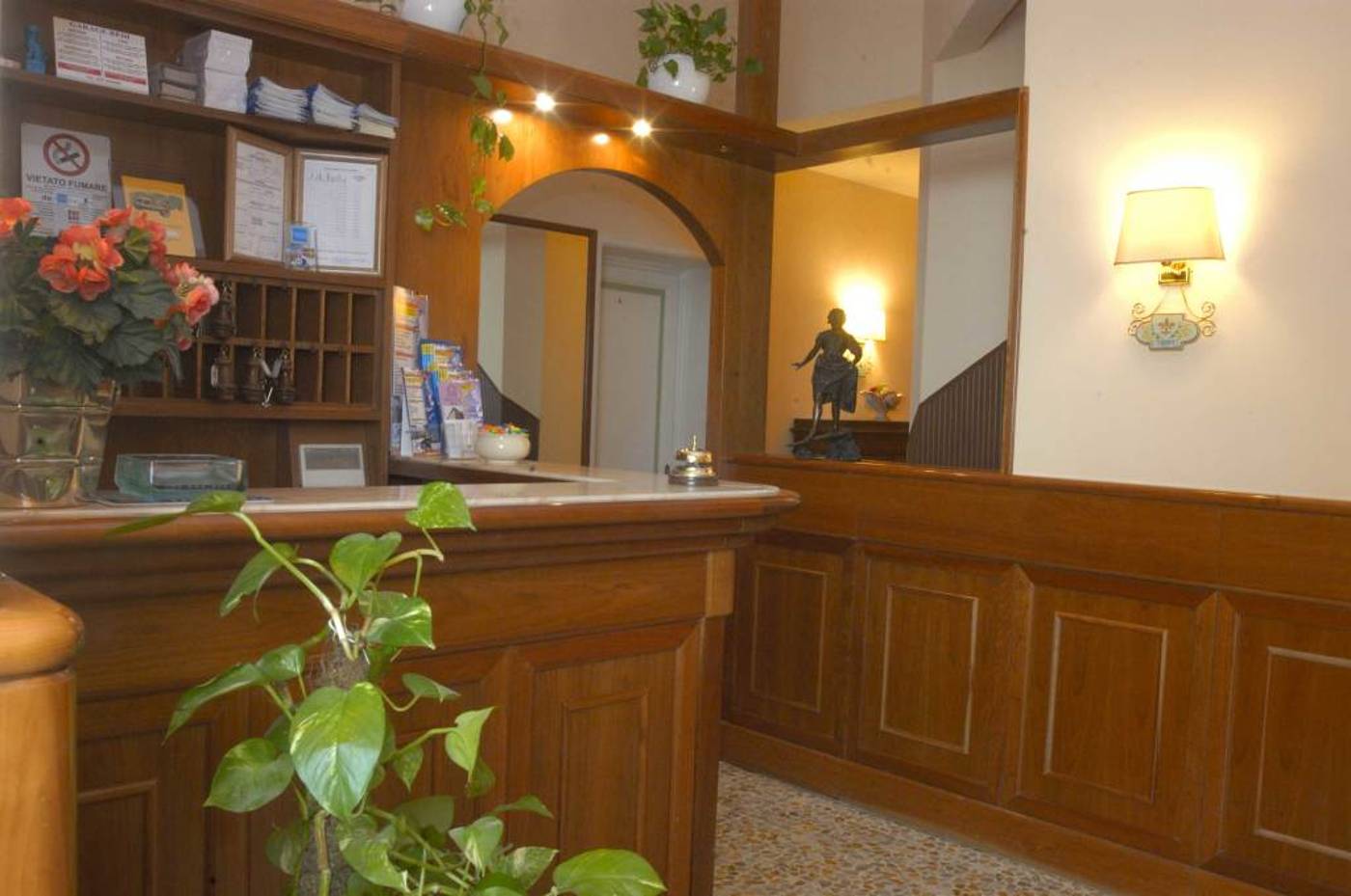 Hotel-Beatrice-Lobby-6