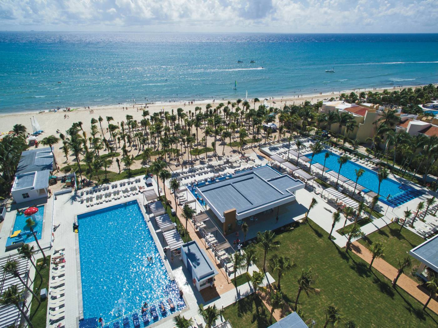 Riu-Playacar-All-Inclusive-Beach-4