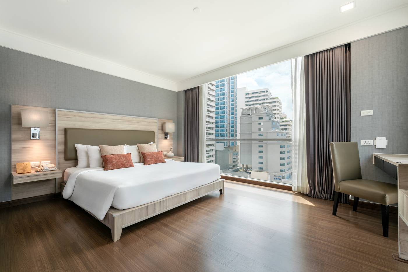 Adelphi-Suites-Bangkok-Room-9