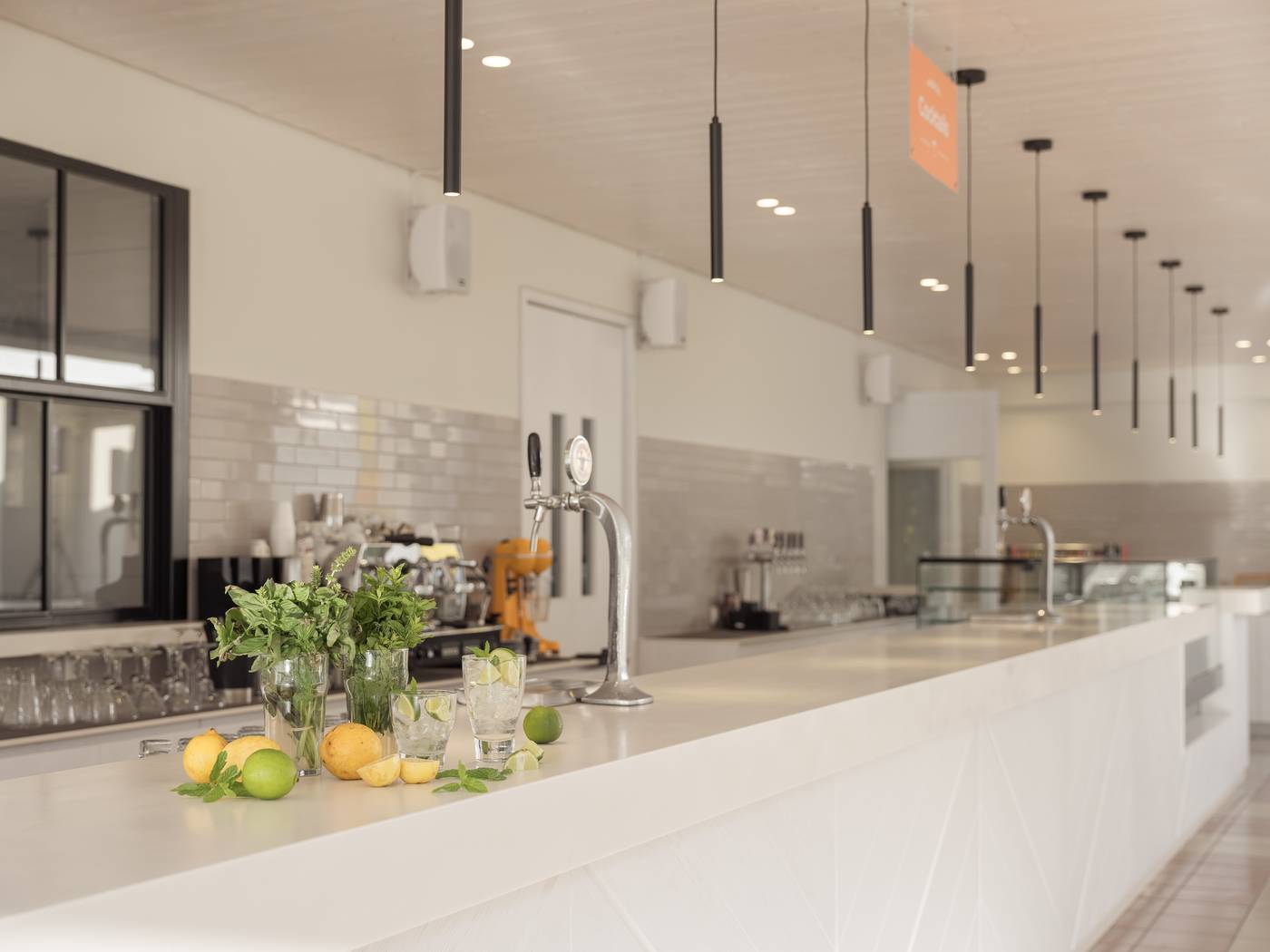 Tsilivi-Admiral-Bar-22