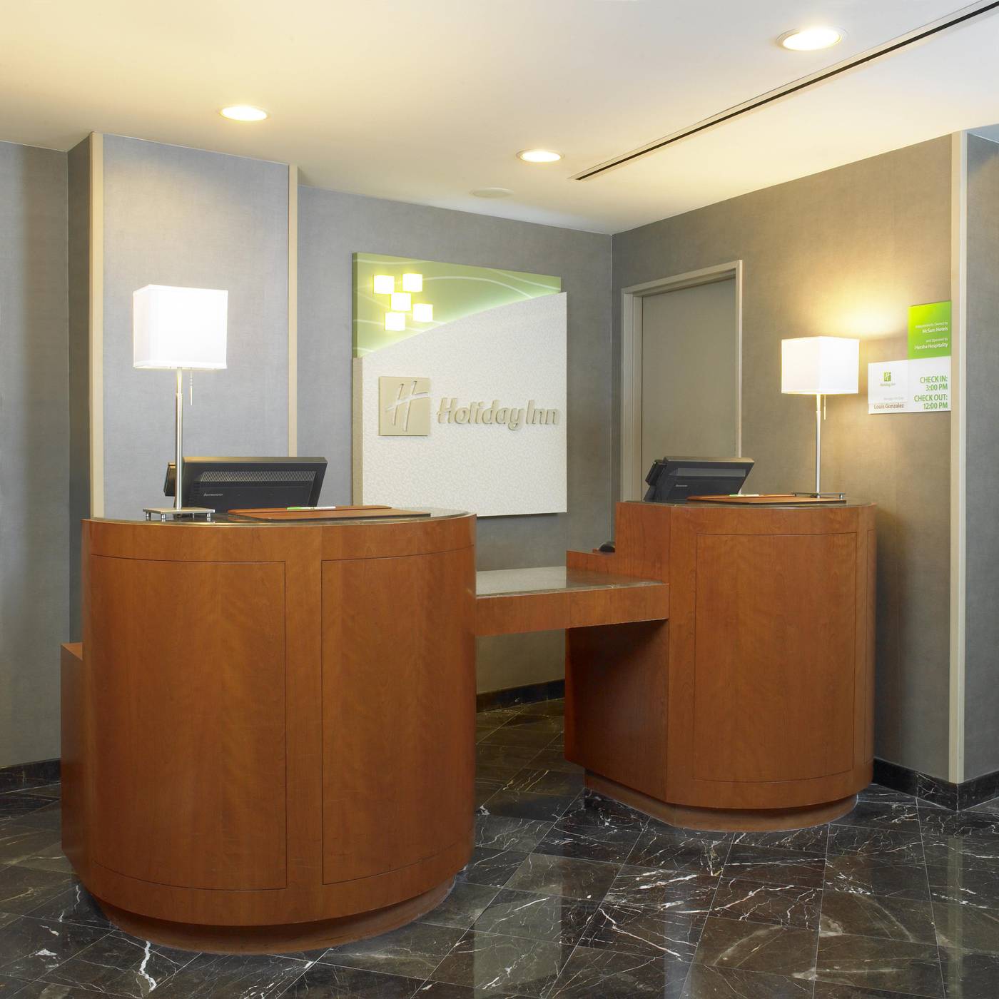 Holiday-Inn-New-York-City-Wall-Street-Lobby-14