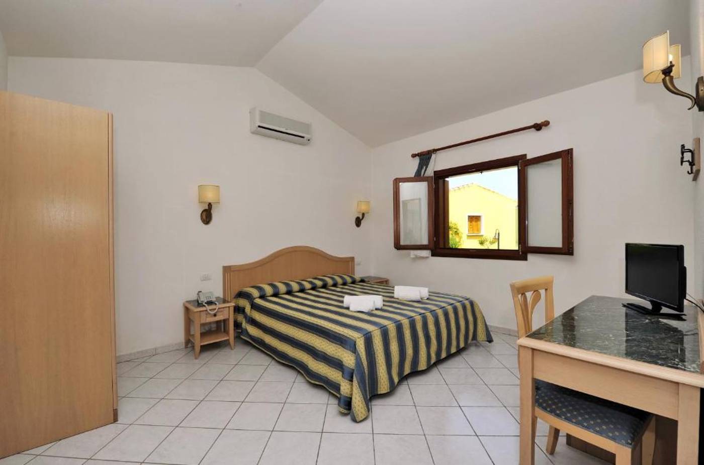 Cala-Mirto-Hotel-Room-16