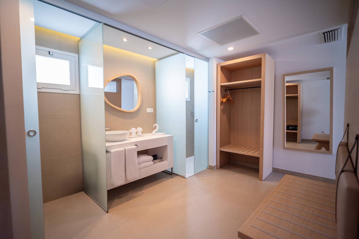 HL-Miraflor-Suites-Room-27