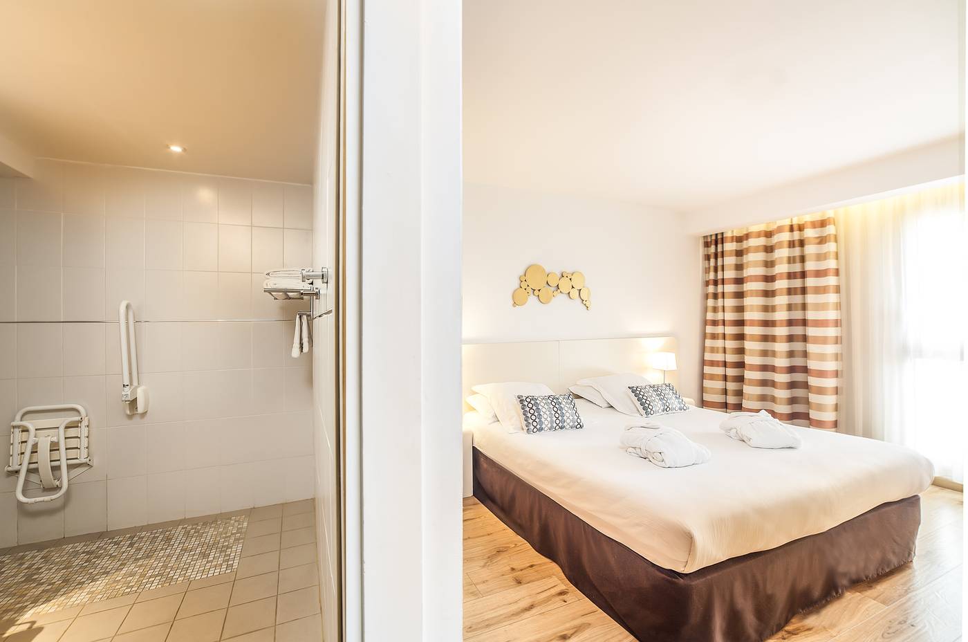 Montaigne---Spa-Room-16