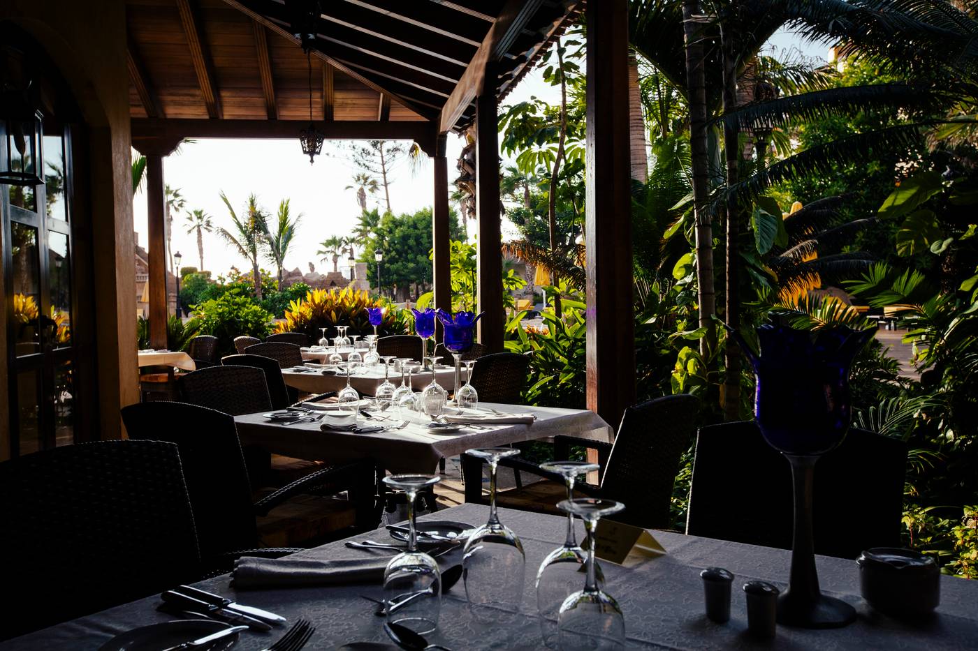 Europe-Villa-Cortes-Restaurant-14