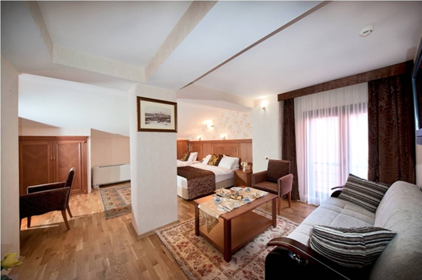 The-Byzantium-Hotel---Suites-Room-43