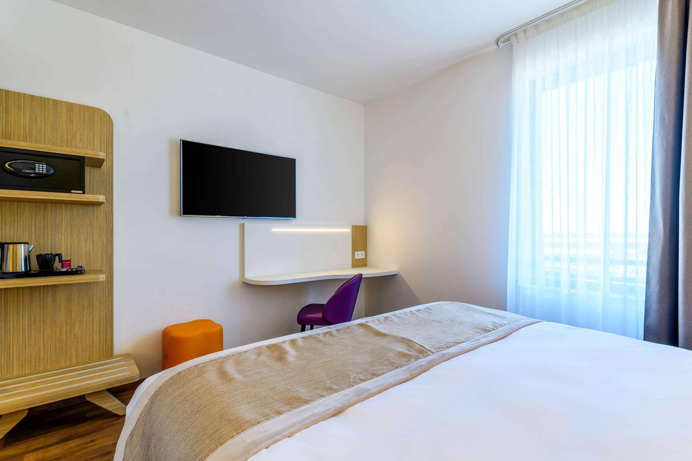 Kyriad Prestige Amiens - Poulainville Spa-France-POULAINVILLE-Room-9