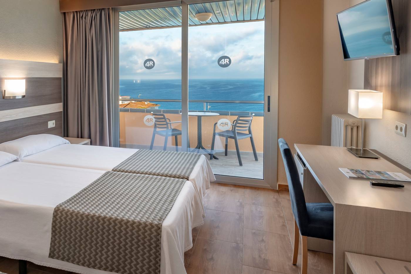 4R-Playa-Park-Room-21