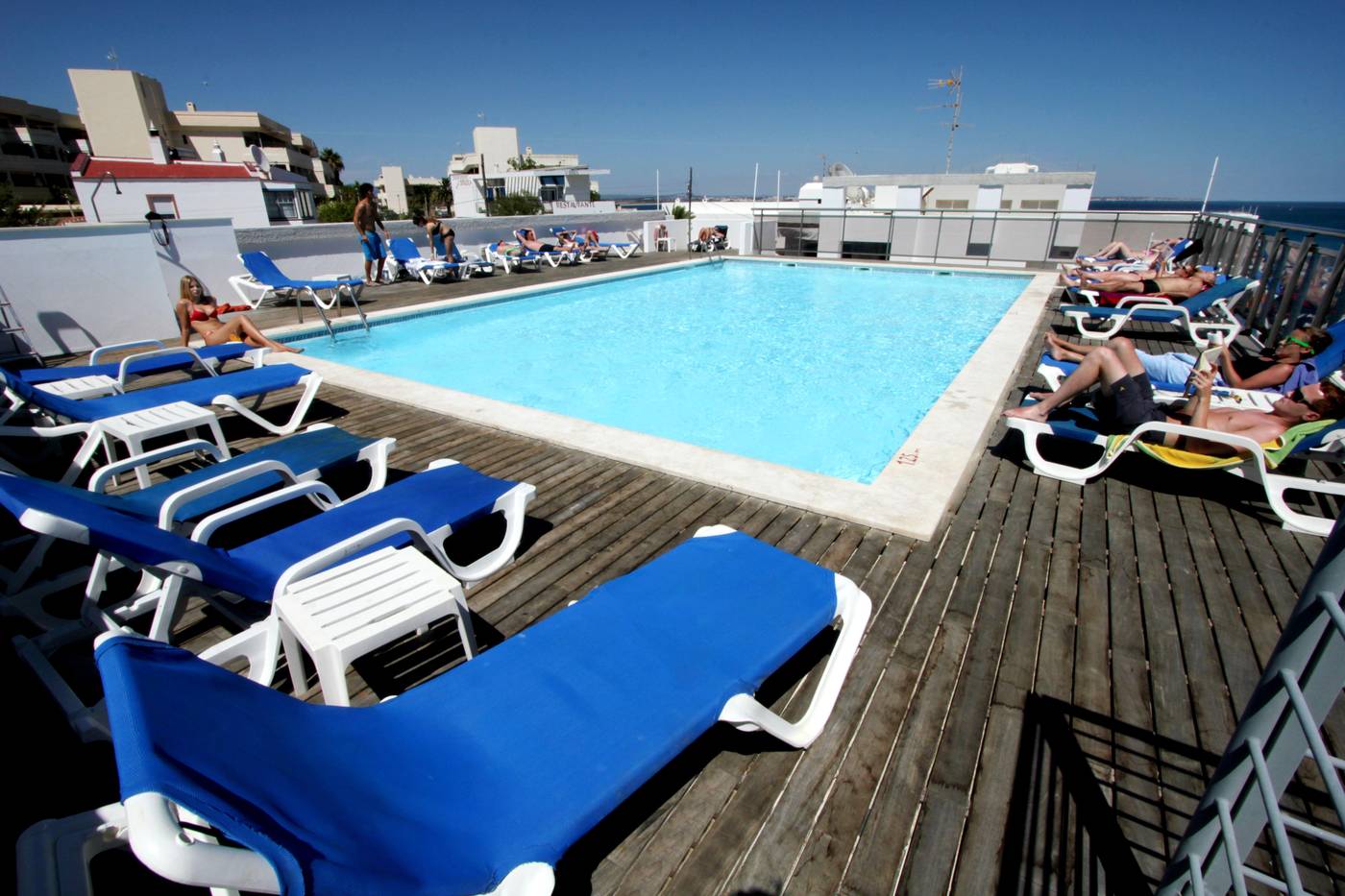 Carvi-Hotel-Pool-7