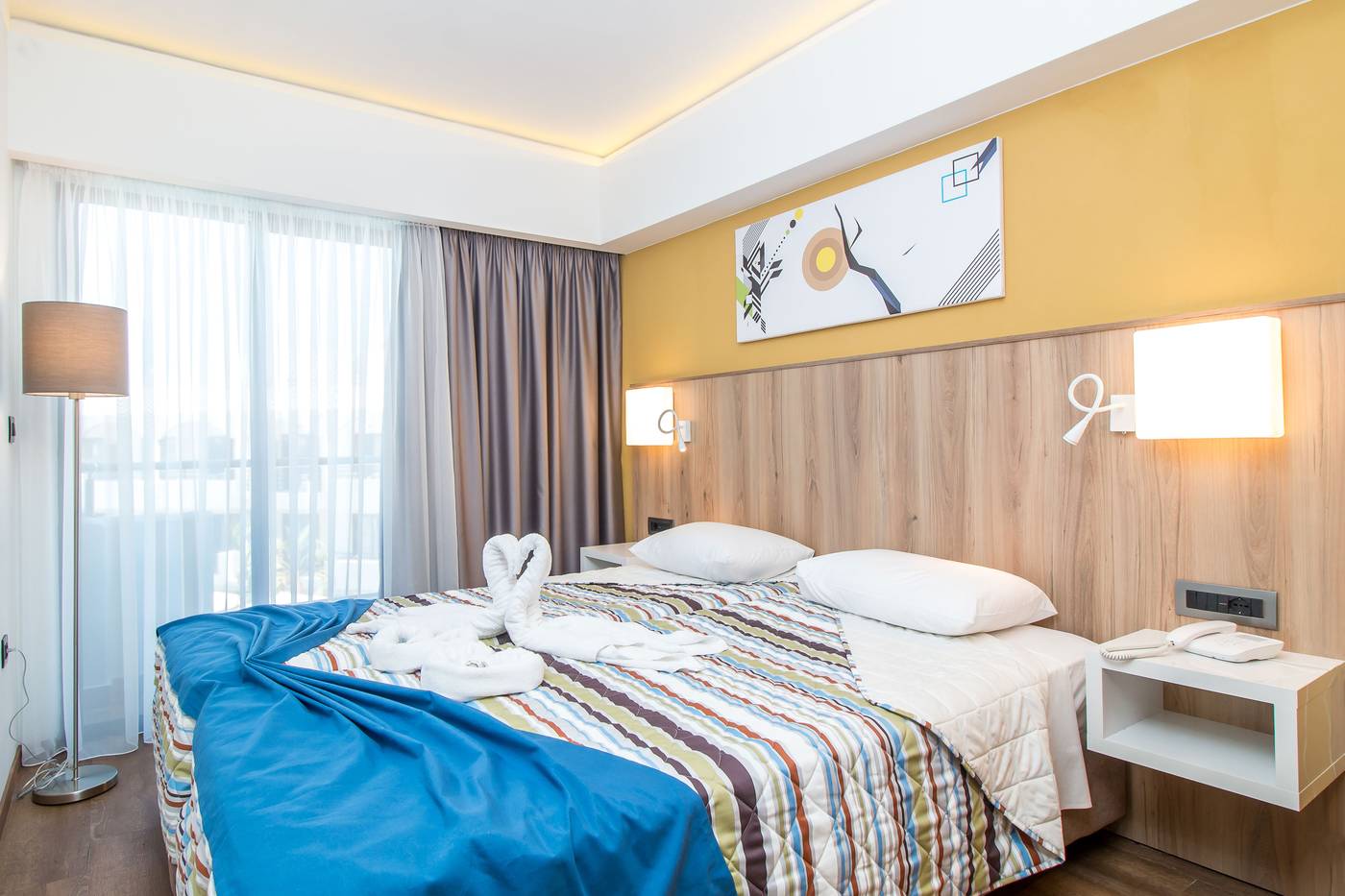 Sunny-Days-Apartments-Room-28