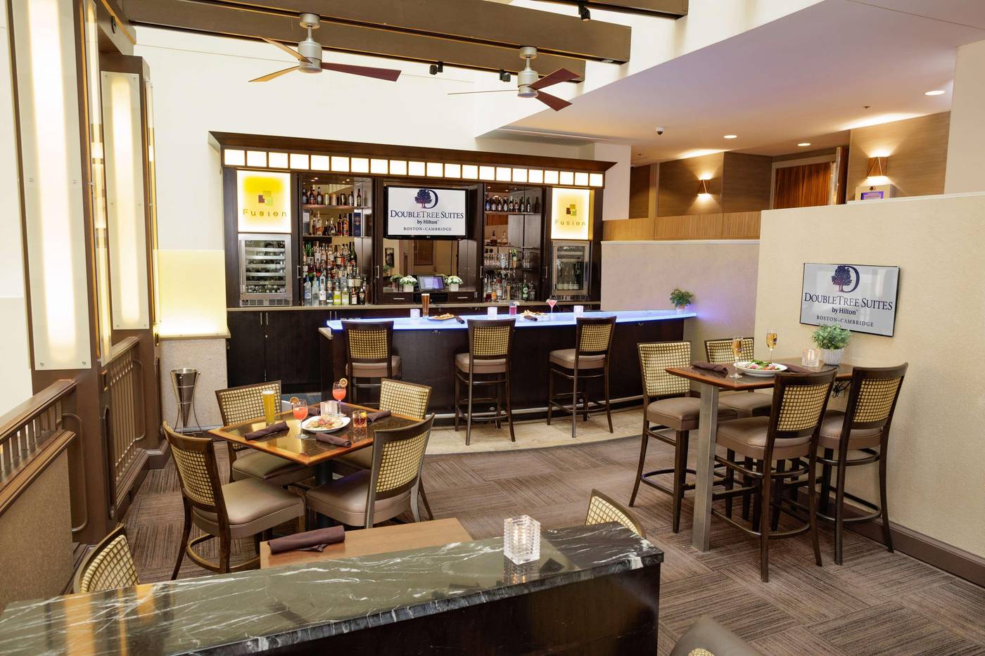 DoubleTree-Suites-by-Hilton-Hotel-Boston-Cambridge-Bar-15