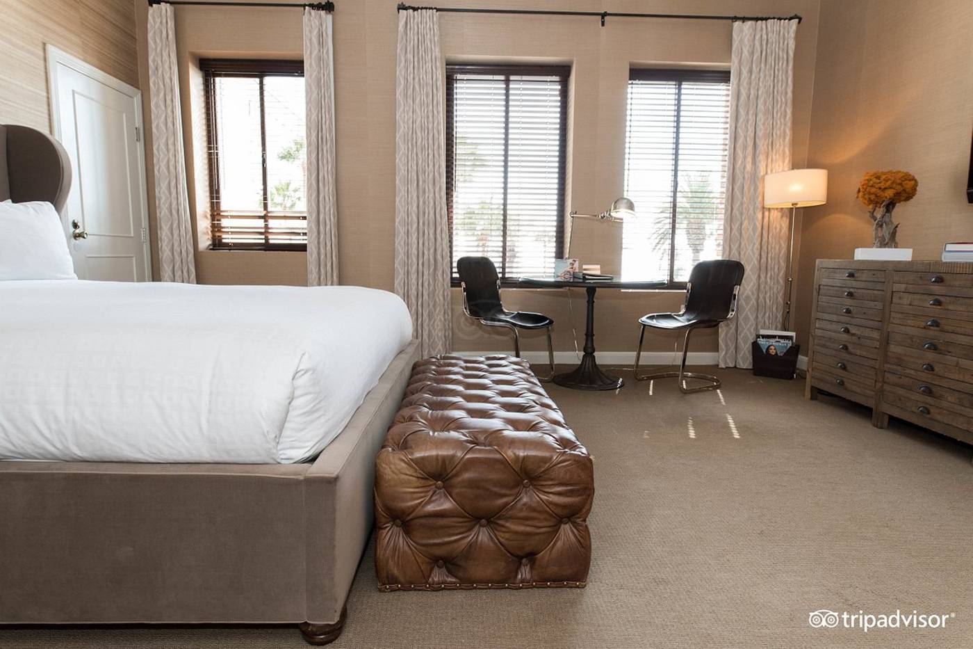 Fairmont-Miramar-Hotel---Bungalows-Room-46