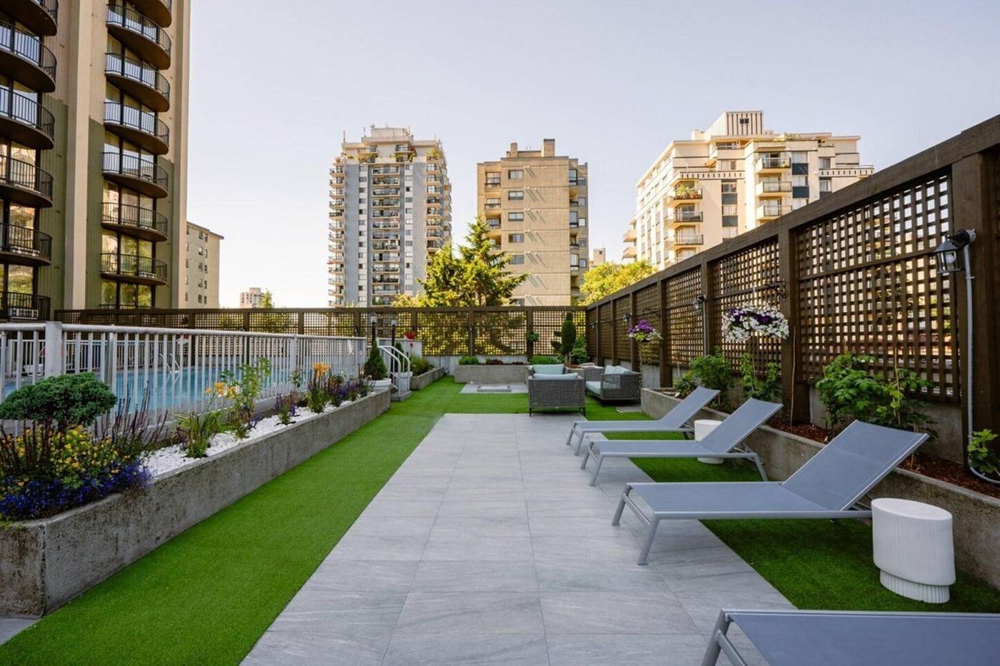 Sandman-Suites-Davie-Pool-57