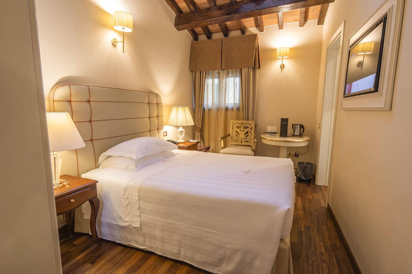 Golden-Tower-Hotel---Spa-Room-23