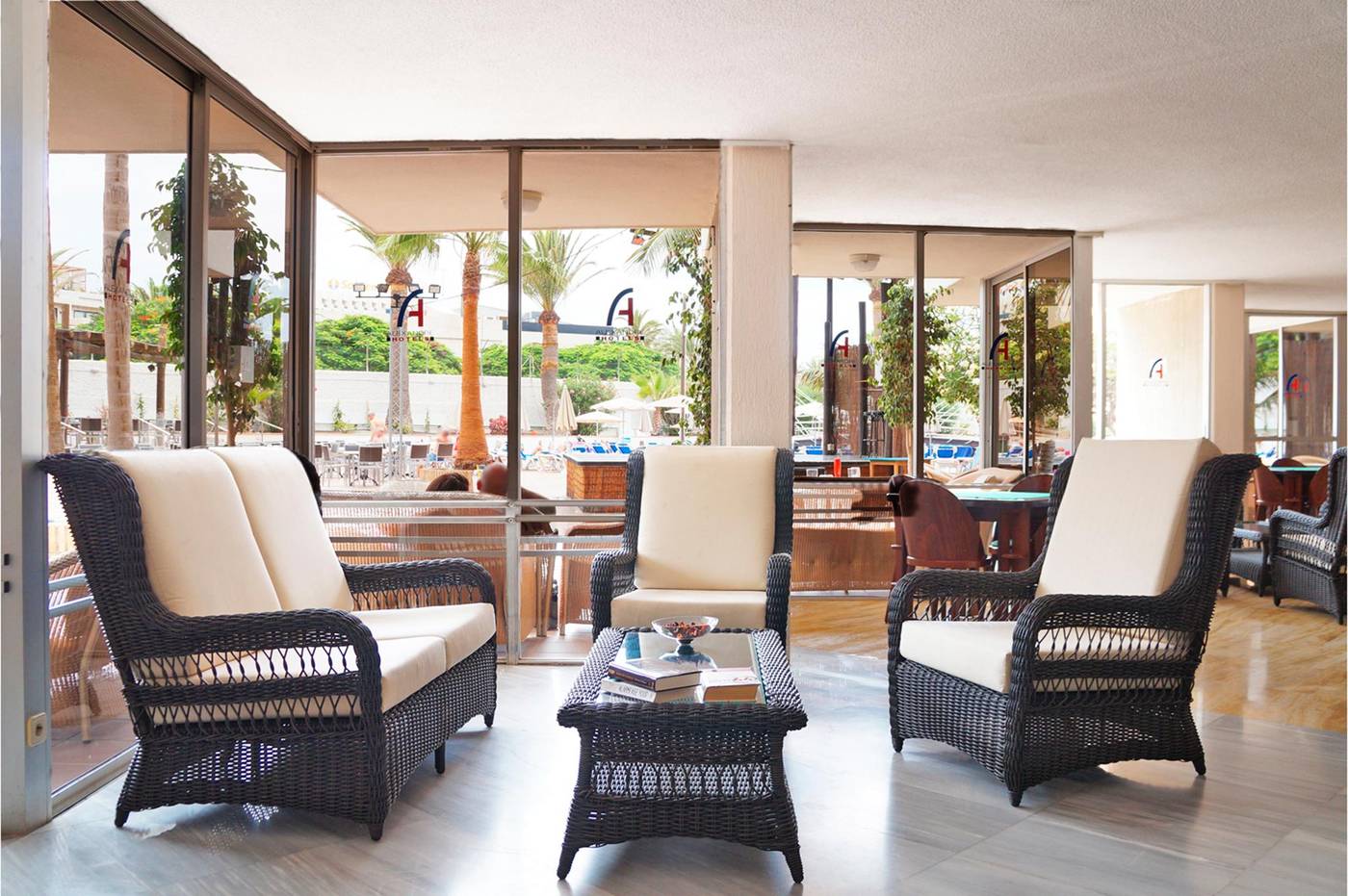 Alexandre-Hotel-Troya-Lobby-51