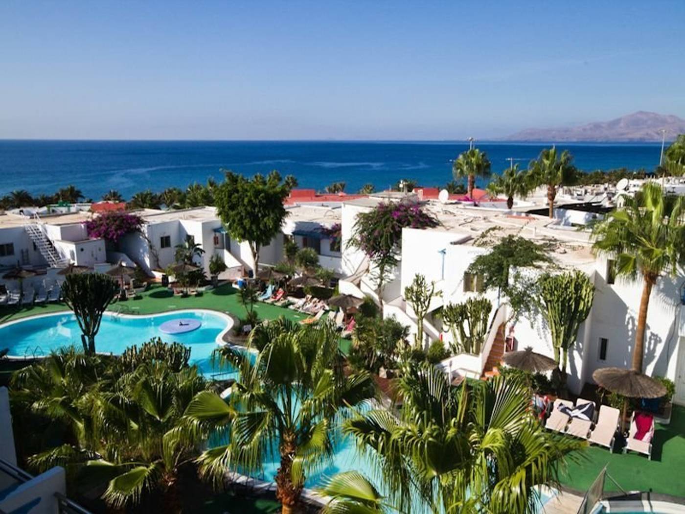 Parque-Tropical-Apartments-Pool-28