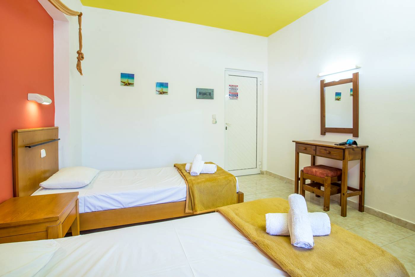 Vickys-Studios-Room-29