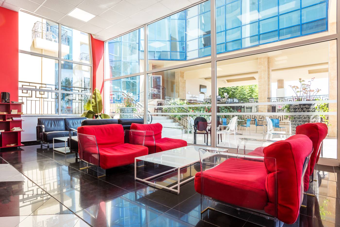 Blue-Pearl-Hotel-Lobby-49