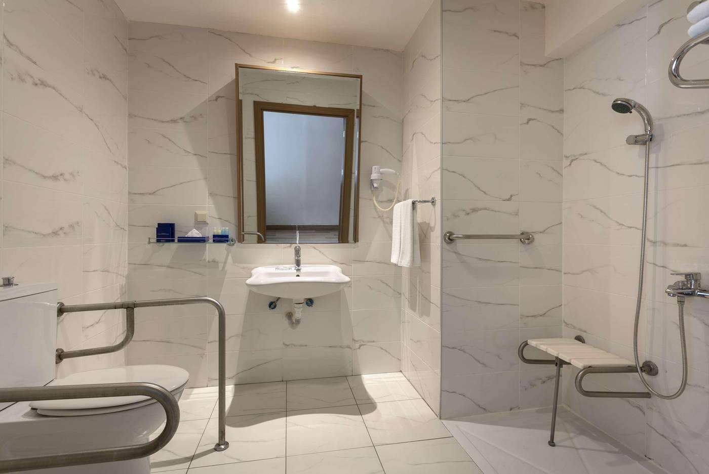 Wyndham-Garden-Lara-Room-31