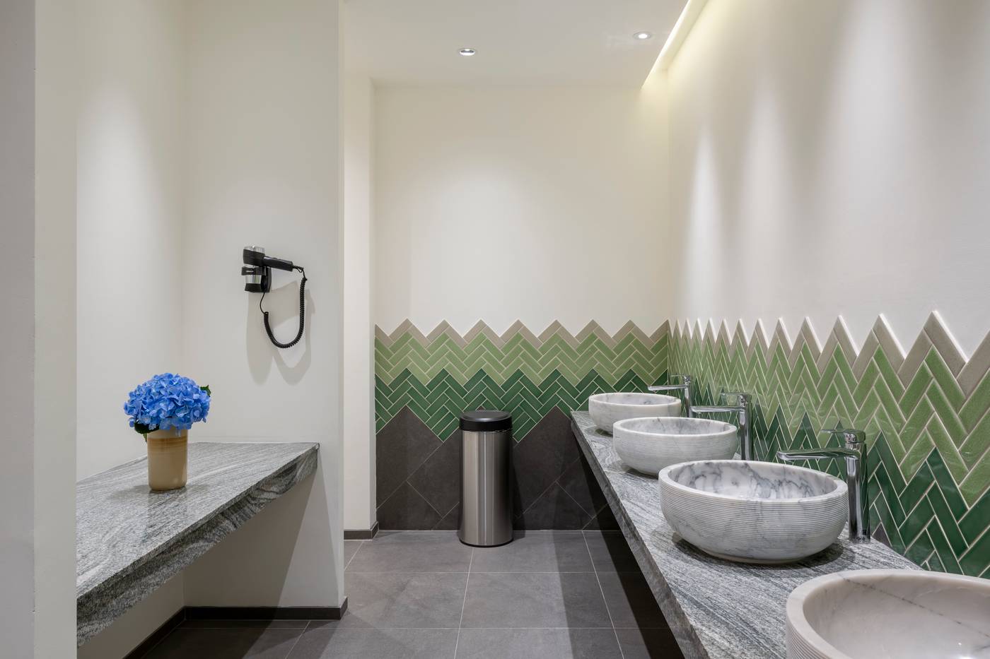 Lilit-Bang-Lumphu-Hotel-Room-38