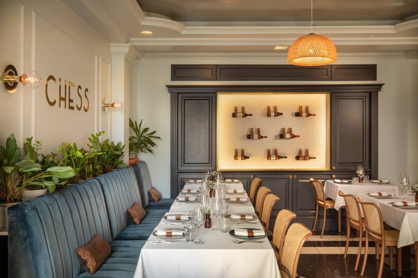 Queen-s-Court-Hotel-and-Residence-Restaurant-19