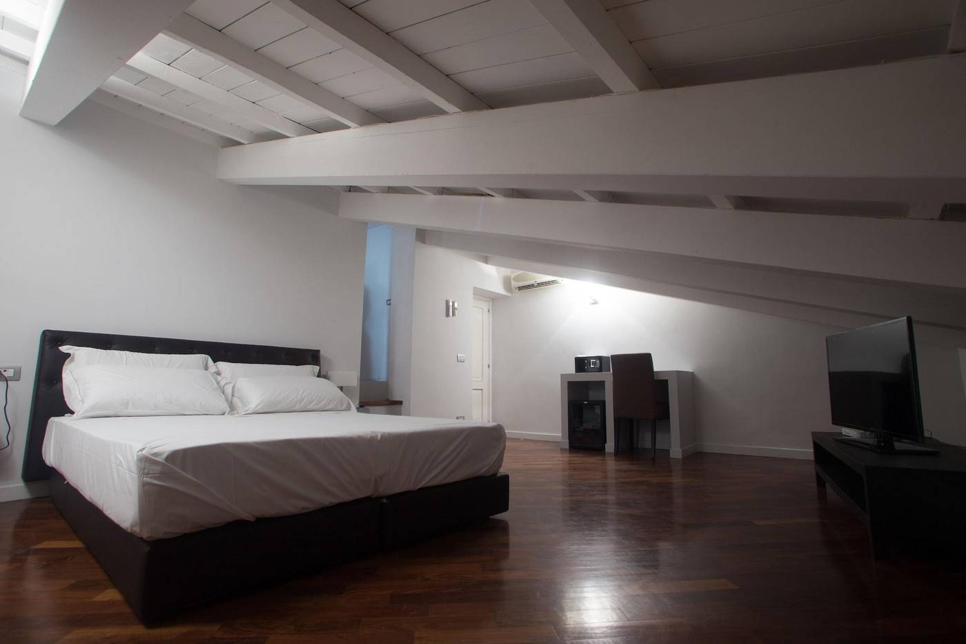 Relais-Arco-Della-Pace-Room-20