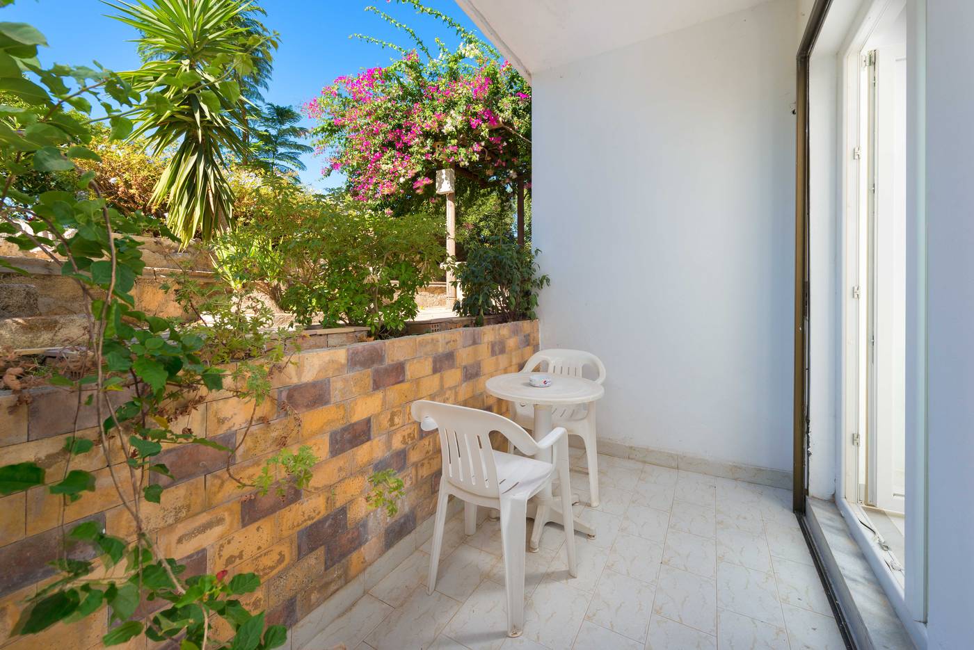 Melody-Studios-Room-41