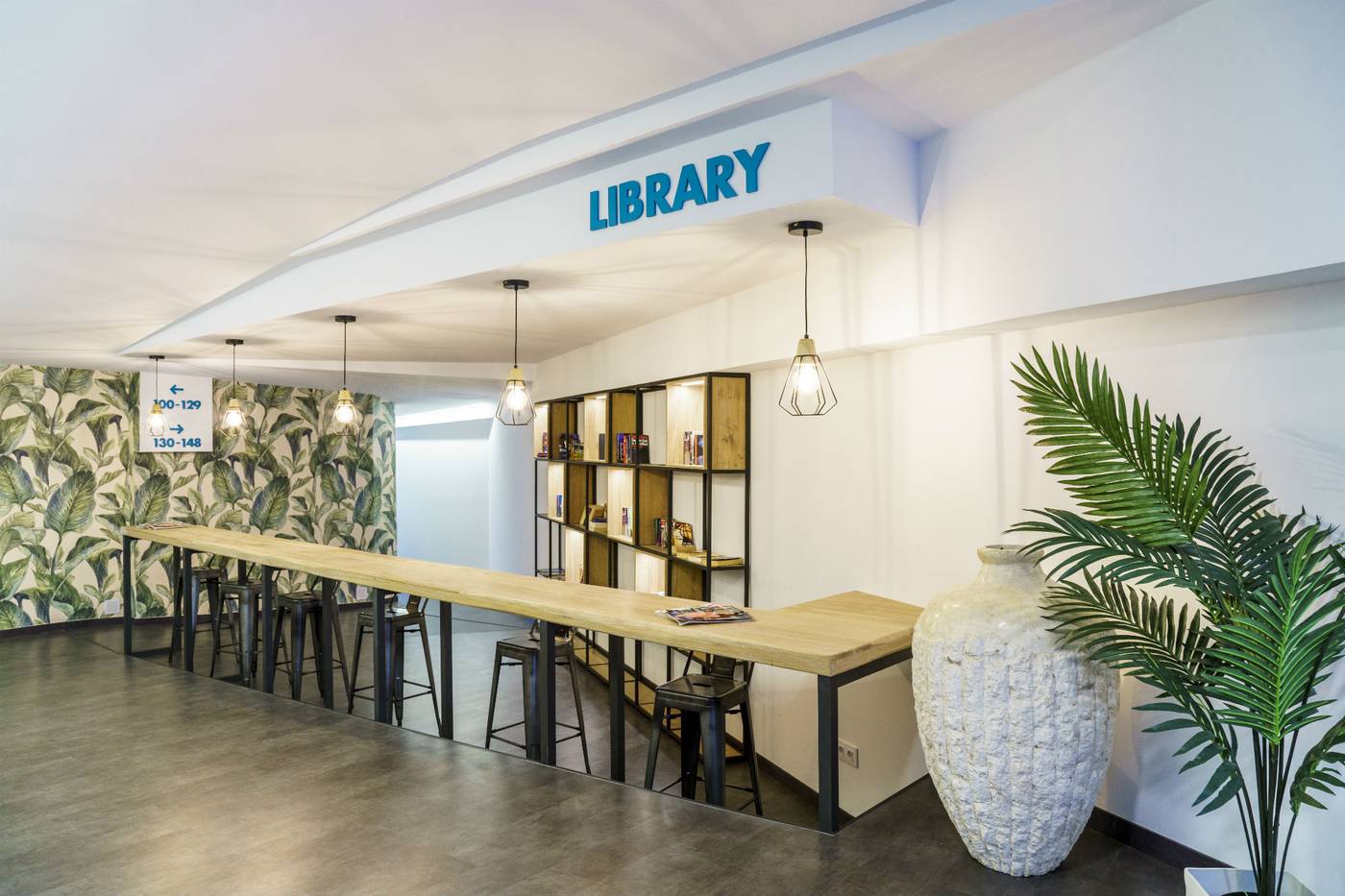 Casas-del-Lago-Hotel---Beach-Club-Lobby-37